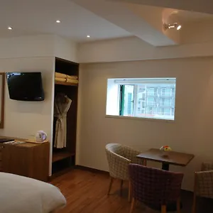 4* 酒店 Astoria